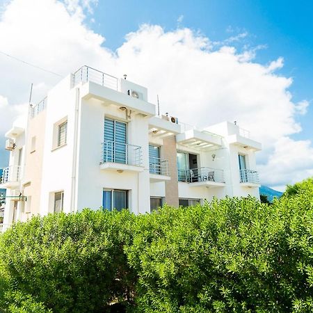 Luxury Two-Bedroom Apartment In Amazing Place Lukomorye C4 Karavas  Exterior photo