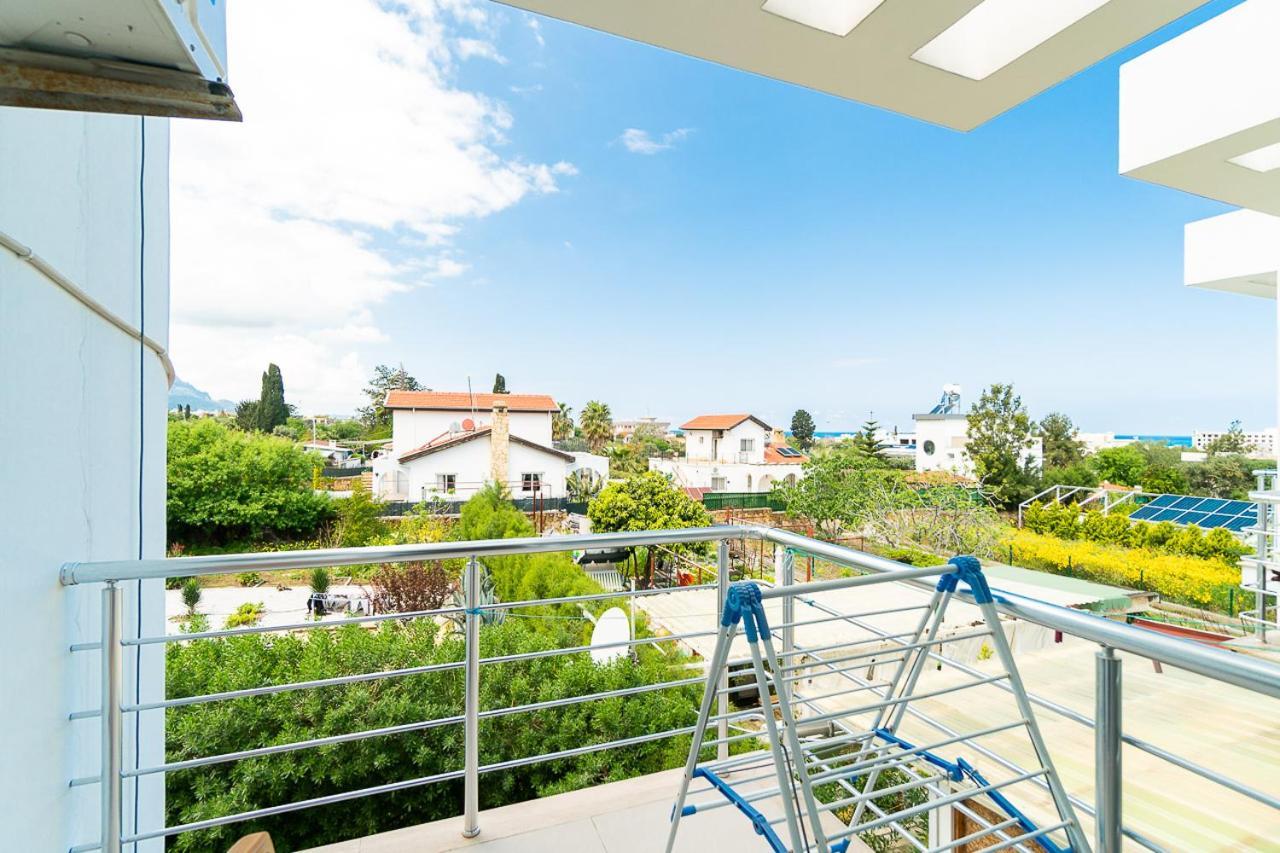 Luxury Two-Bedroom Apartment In Amazing Place Lukomorye C4 Karavas  Exterior photo